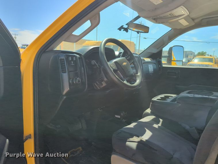 image for item NZ9588 2015 Chevrolet Silverado 3500HD utility bed pickup truck