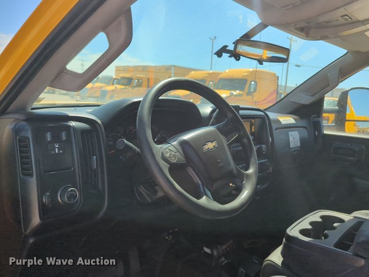 image for item NZ9588 2015 Chevrolet Silverado 3500HD utility bed pickup truck