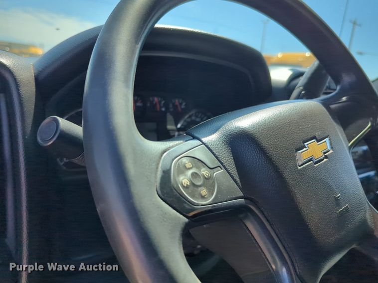 image for item NZ9588 2015 Chevrolet Silverado 3500HD utility bed pickup truck