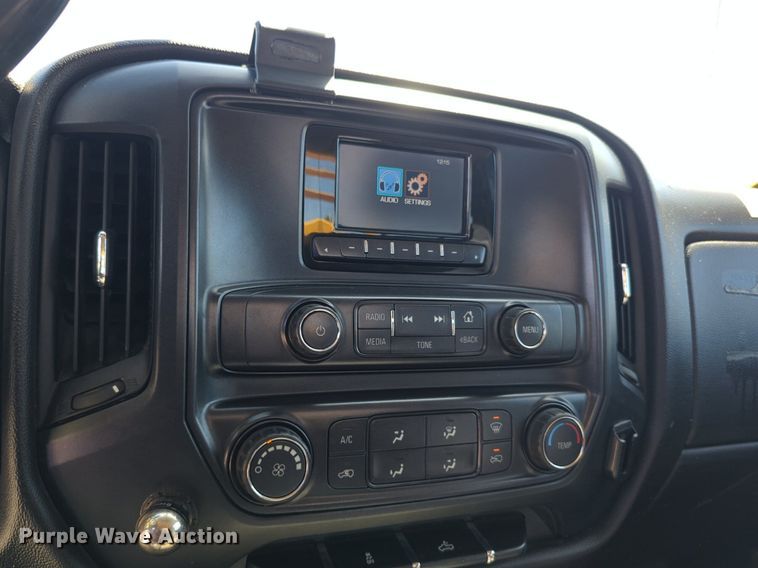 image for item NZ9588 2015 Chevrolet Silverado 3500HD utility bed pickup truck