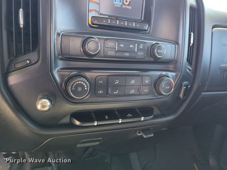 image for item NZ9588 2015 Chevrolet Silverado 3500HD utility bed pickup truck