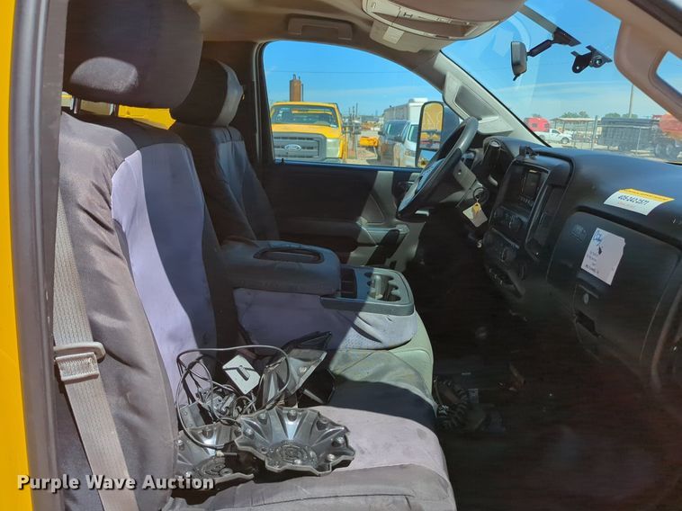 image for item NZ9588 2015 Chevrolet Silverado 3500HD utility bed pickup truck