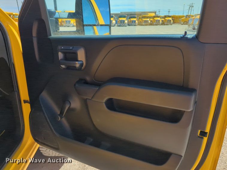 image for item NZ9588 2015 Chevrolet Silverado 3500HD utility bed pickup truck