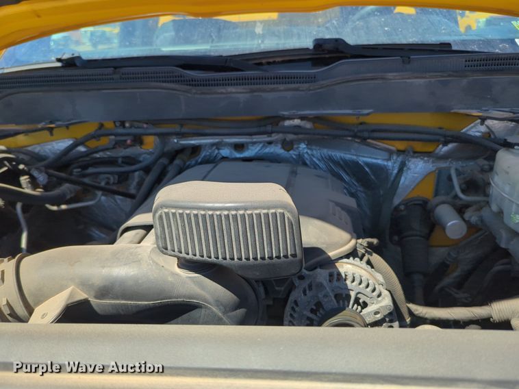 image for item NZ9588 2015 Chevrolet Silverado 3500HD utility bed pickup truck