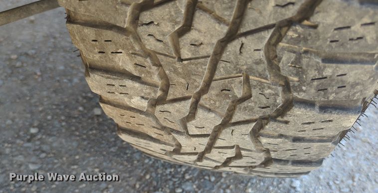 image for item NZ9588 2015 Chevrolet Silverado 3500HD utility bed pickup truck