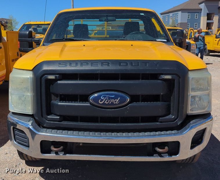 image for item NZ9590 2015 Ford F350 Super Duty utility bed pickup truck