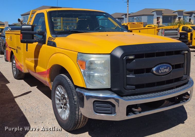 image for item NZ9590 2015 Ford F350 Super Duty utility bed pickup truck