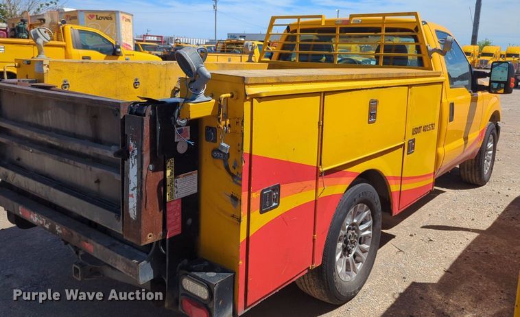 image for item NZ9590 2015 Ford F350 Super Duty utility bed pickup truck