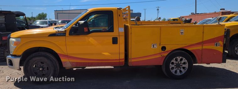 image for item NZ9590 2015 Ford F350 Super Duty utility bed pickup truck