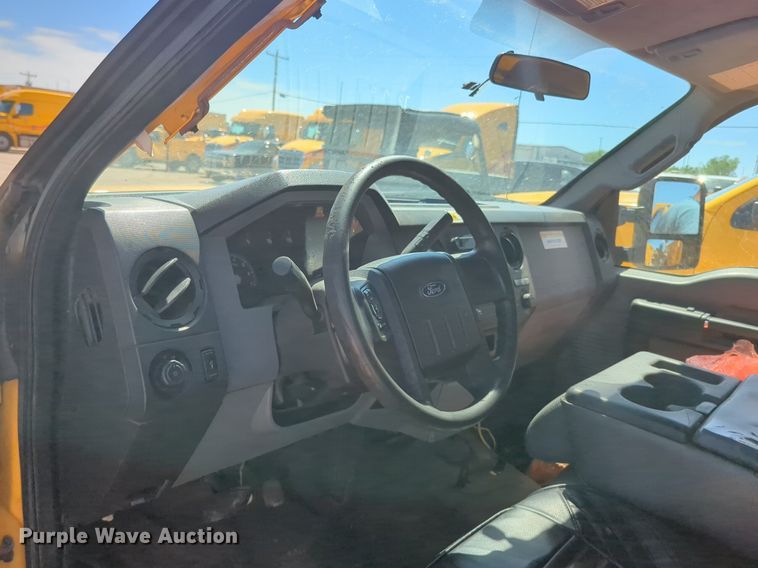 image for item NZ9590 2015 Ford F350 Super Duty utility bed pickup truck