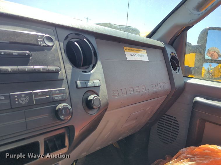 image for item NZ9590 2015 Ford F350 Super Duty utility bed pickup truck