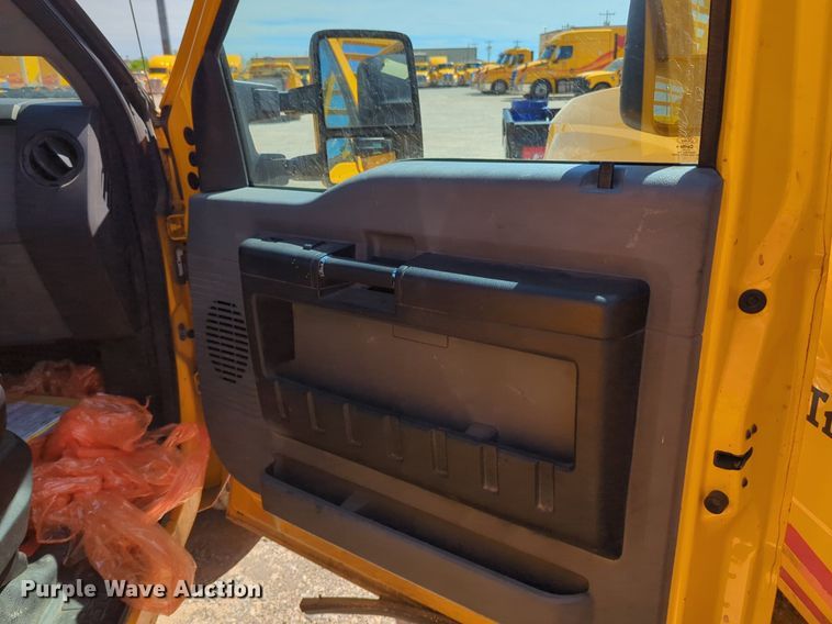 image for item NZ9590 2015 Ford F350 Super Duty utility bed pickup truck