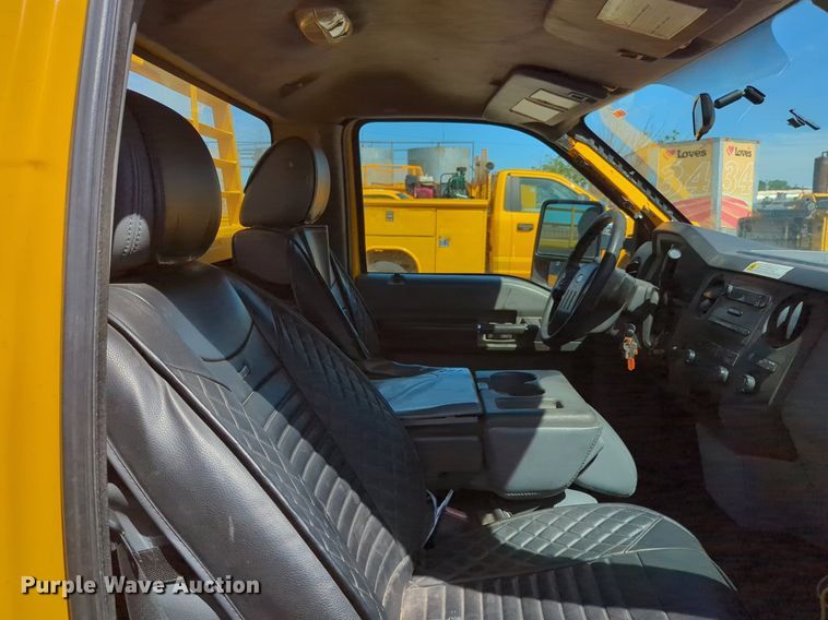 image for item NZ9590 2015 Ford F350 Super Duty utility bed pickup truck