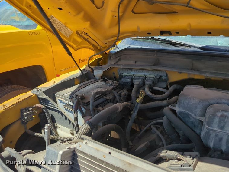 image for item NZ9590 2015 Ford F350 Super Duty utility bed pickup truck