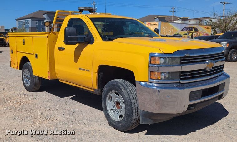 image for item NZ9593 2015 Chevrolet Silverado 3500HD utility bed pickup truck