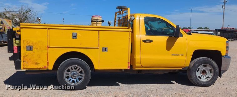 image for item NZ9593 2015 Chevrolet Silverado 3500HD utility bed pickup truck