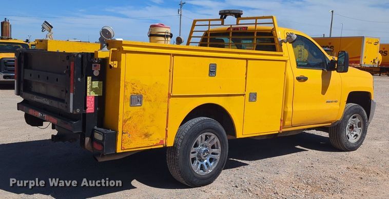 image for item NZ9593 2015 Chevrolet Silverado 3500HD utility bed pickup truck