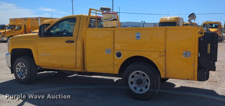 image for item NZ9593 2015 Chevrolet Silverado 3500HD utility bed pickup truck