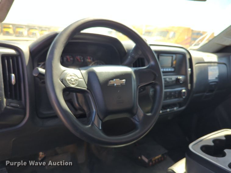 image for item NZ9593 2015 Chevrolet Silverado 3500HD utility bed pickup truck