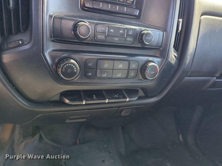 image for item NZ9593 2015 Chevrolet Silverado 3500HD utility bed pickup truck