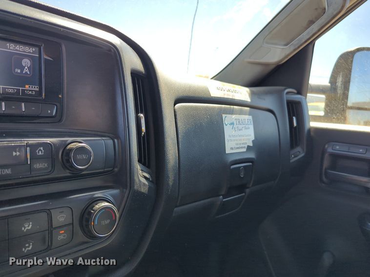 image for item NZ9593 2015 Chevrolet Silverado 3500HD utility bed pickup truck