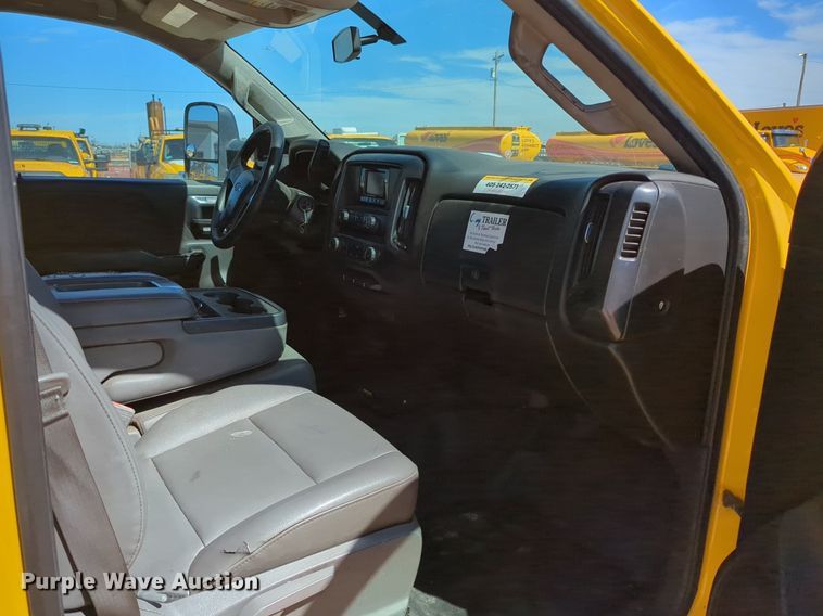 image for item NZ9593 2015 Chevrolet Silverado 3500HD utility bed pickup truck