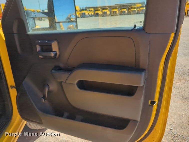 image for item NZ9593 2015 Chevrolet Silverado 3500HD utility bed pickup truck