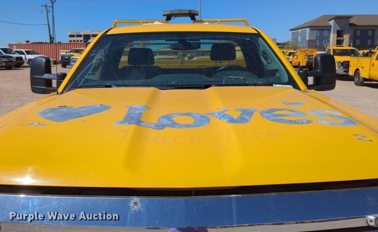 image for item NZ9593 2015 Chevrolet Silverado 3500HD utility bed pickup truck