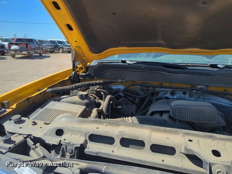 image for item NZ9593 2015 Chevrolet Silverado 3500HD utility bed pickup truck