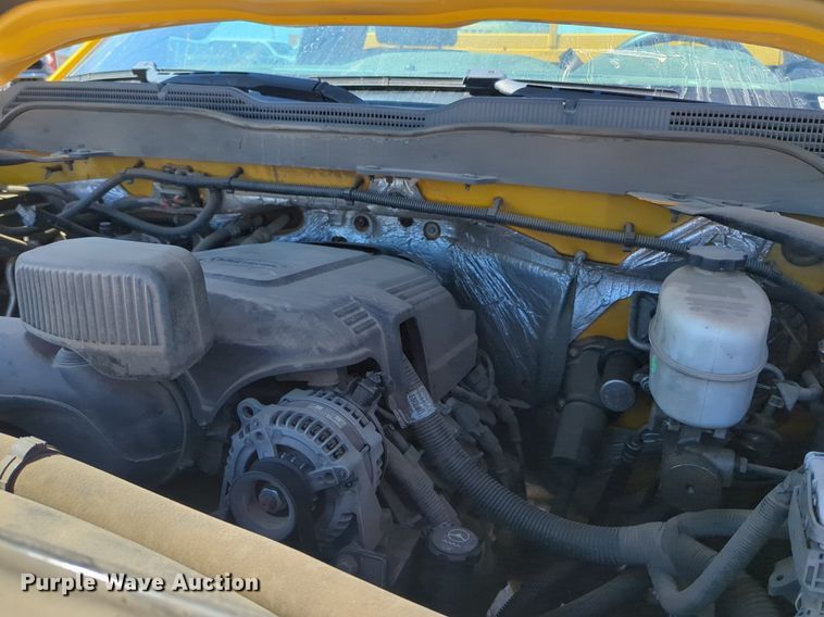 image for item NZ9593 2015 Chevrolet Silverado 3500HD utility bed pickup truck