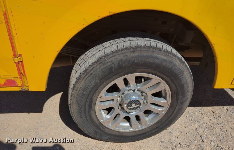 image for item NZ9593 2015 Chevrolet Silverado 3500HD utility bed pickup truck