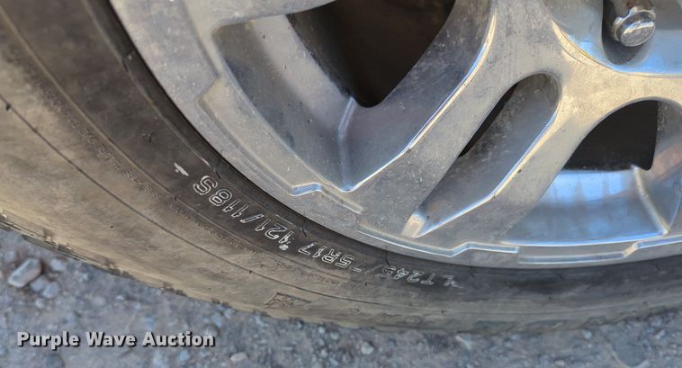 image for item NZ9593 2015 Chevrolet Silverado 3500HD utility bed pickup truck