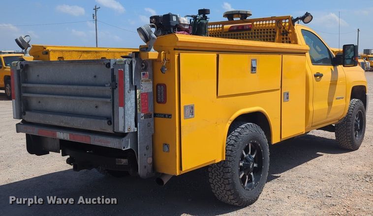 image for item NZ9594 2018 Chevrolet Silverado 3500HD utility bed pickup truck