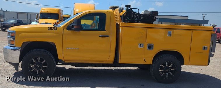 image for item NZ9594 2018 Chevrolet Silverado 3500HD utility bed pickup truck