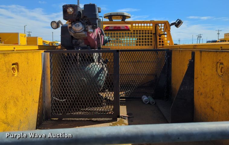 image for item NZ9594 2018 Chevrolet Silverado 3500HD utility bed pickup truck