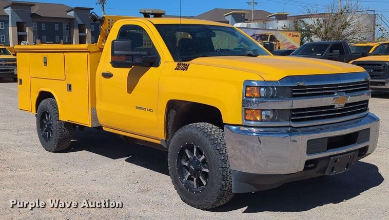 image for item NZ9594 2018 Chevrolet Silverado 3500HD utility bed pickup truck