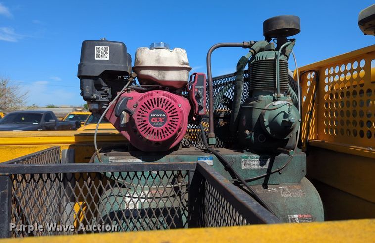 image for item NZ9594 2018 Chevrolet Silverado 3500HD utility bed pickup truck