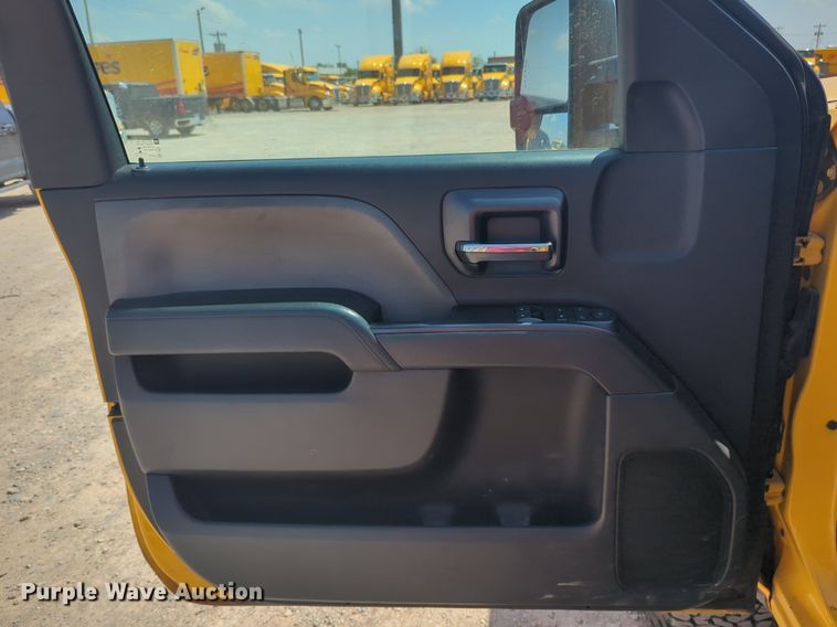 image for item NZ9594 2018 Chevrolet Silverado 3500HD utility bed pickup truck