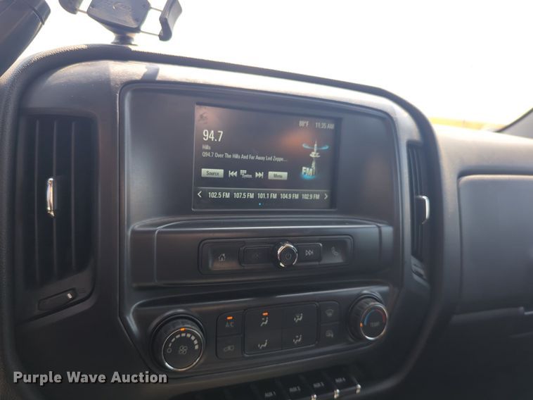 image for item NZ9594 2018 Chevrolet Silverado 3500HD utility bed pickup truck