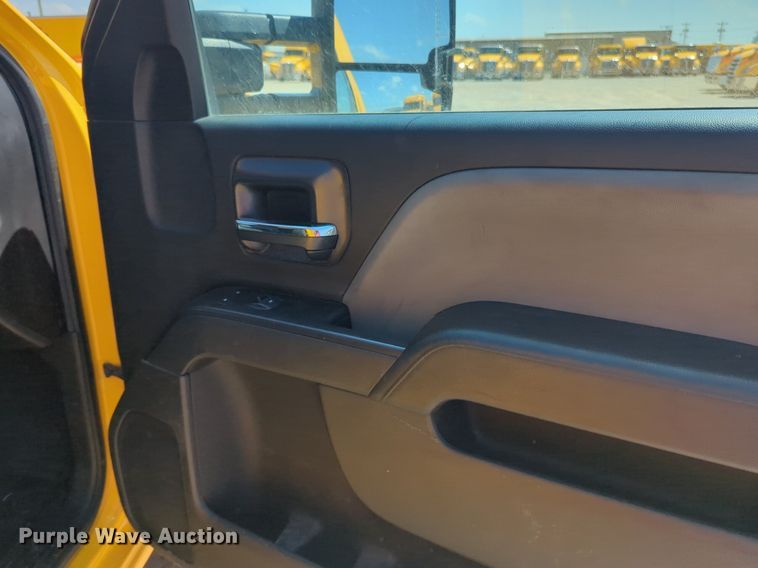 image for item NZ9594 2018 Chevrolet Silverado 3500HD utility bed pickup truck