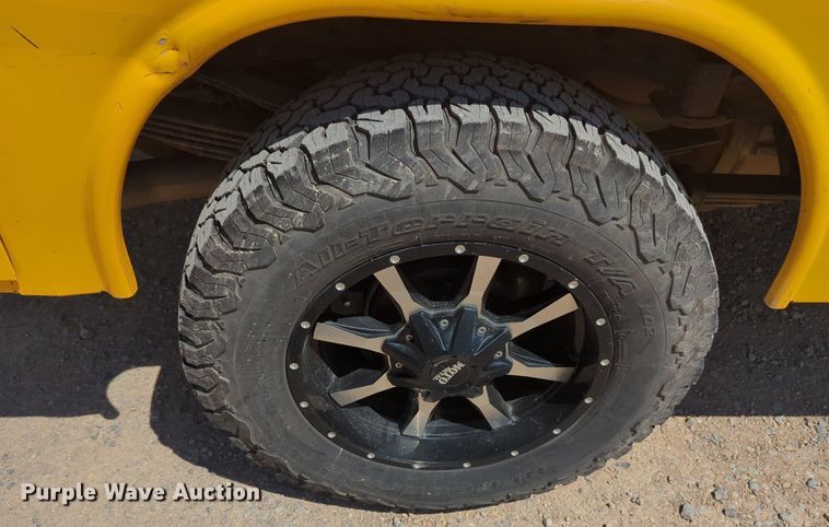 image for item NZ9594 2018 Chevrolet Silverado 3500HD utility bed pickup truck