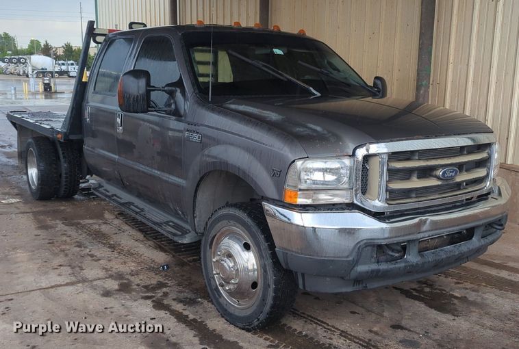 image for item NZ9636 2003 Ford F550 Crew Cab flatbed truck