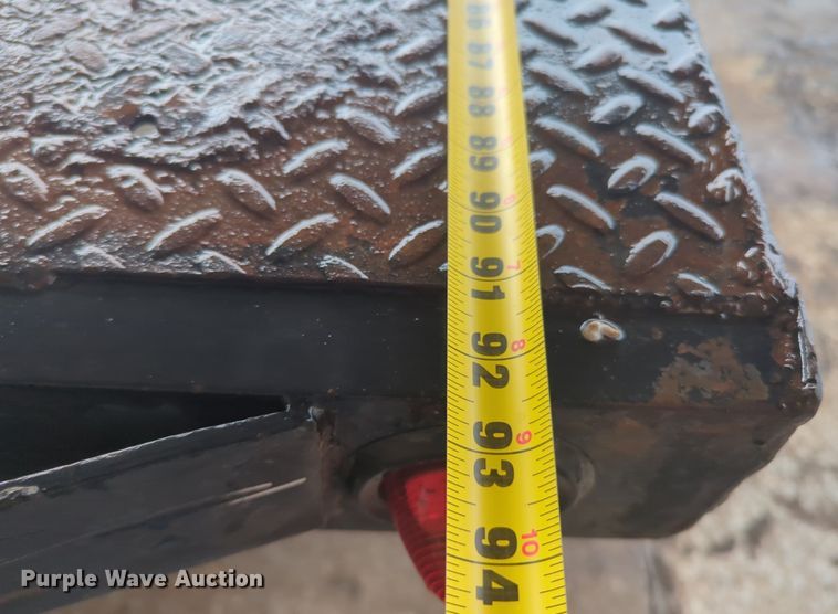 image for item NZ9636 2003 Ford F550 Crew Cab flatbed truck