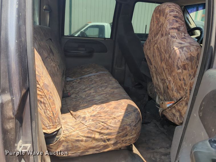 image for item NZ9636 2003 Ford F550 Crew Cab flatbed truck