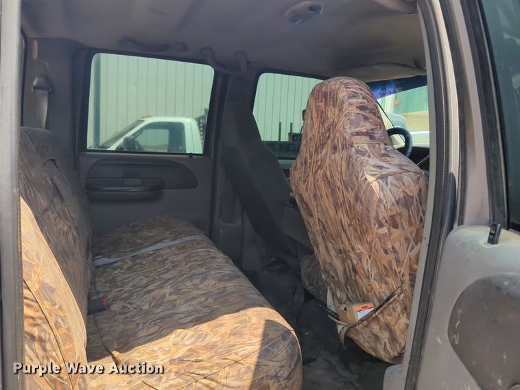 image for item NZ9636 2003 Ford F550 Crew Cab flatbed truck