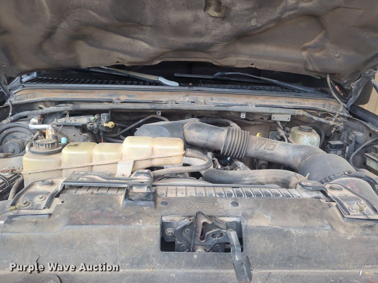 image for item NZ9636 2003 Ford F550 Crew Cab flatbed truck