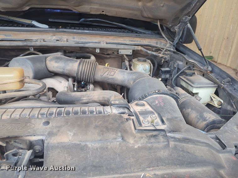 image for item NZ9636 2003 Ford F550 Crew Cab flatbed truck