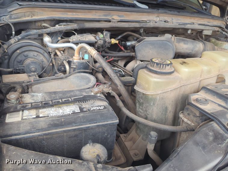 image for item NZ9636 2003 Ford F550 Crew Cab flatbed truck