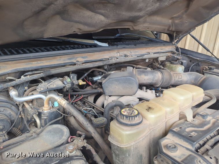 image for item NZ9636 2003 Ford F550 Crew Cab flatbed truck