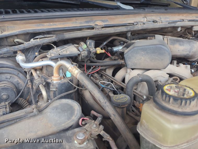 image for item NZ9636 2003 Ford F550 Crew Cab flatbed truck